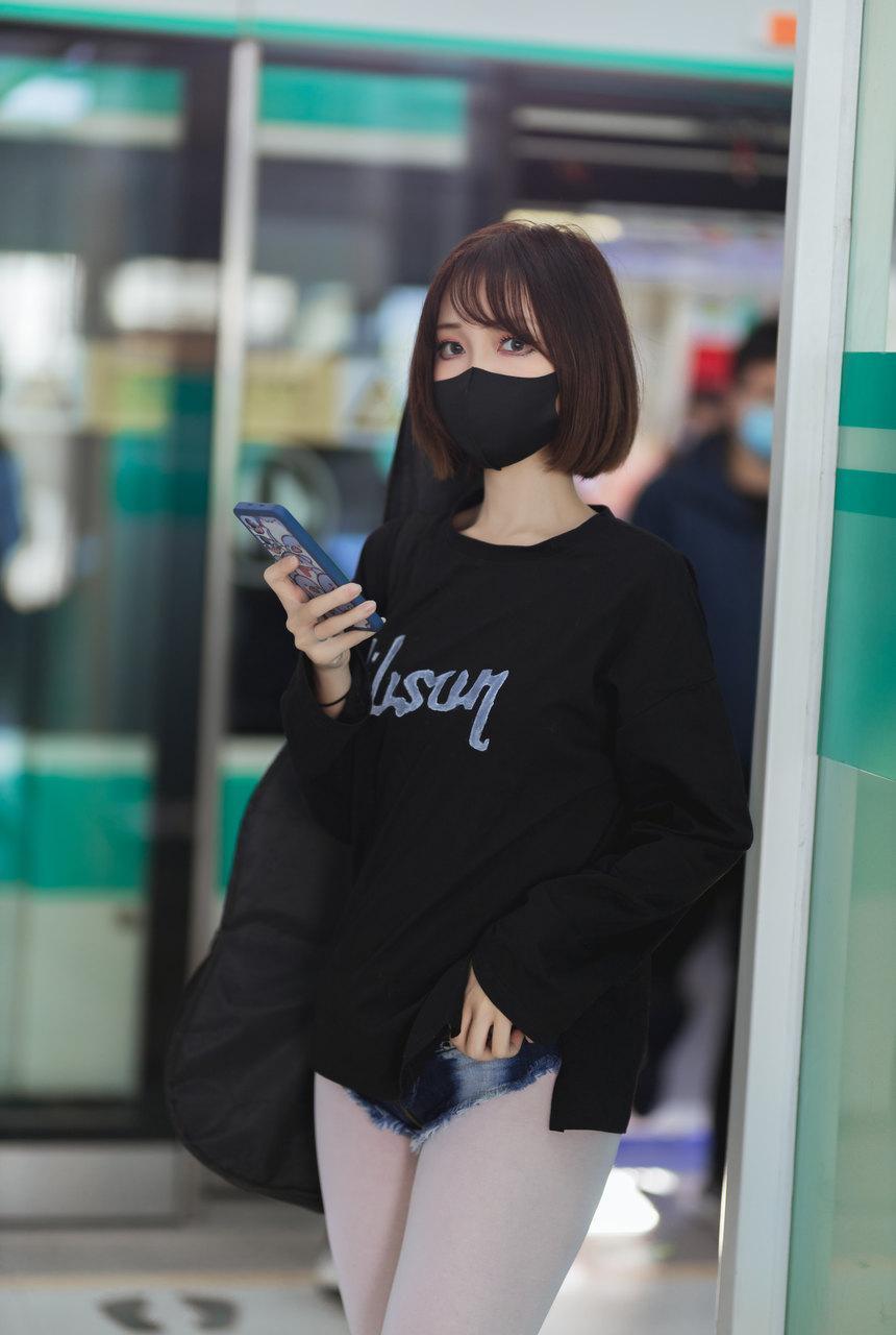 洛桑w伊梓 - NO.04 升玖老师 地铁吉他 [26P-276MB]