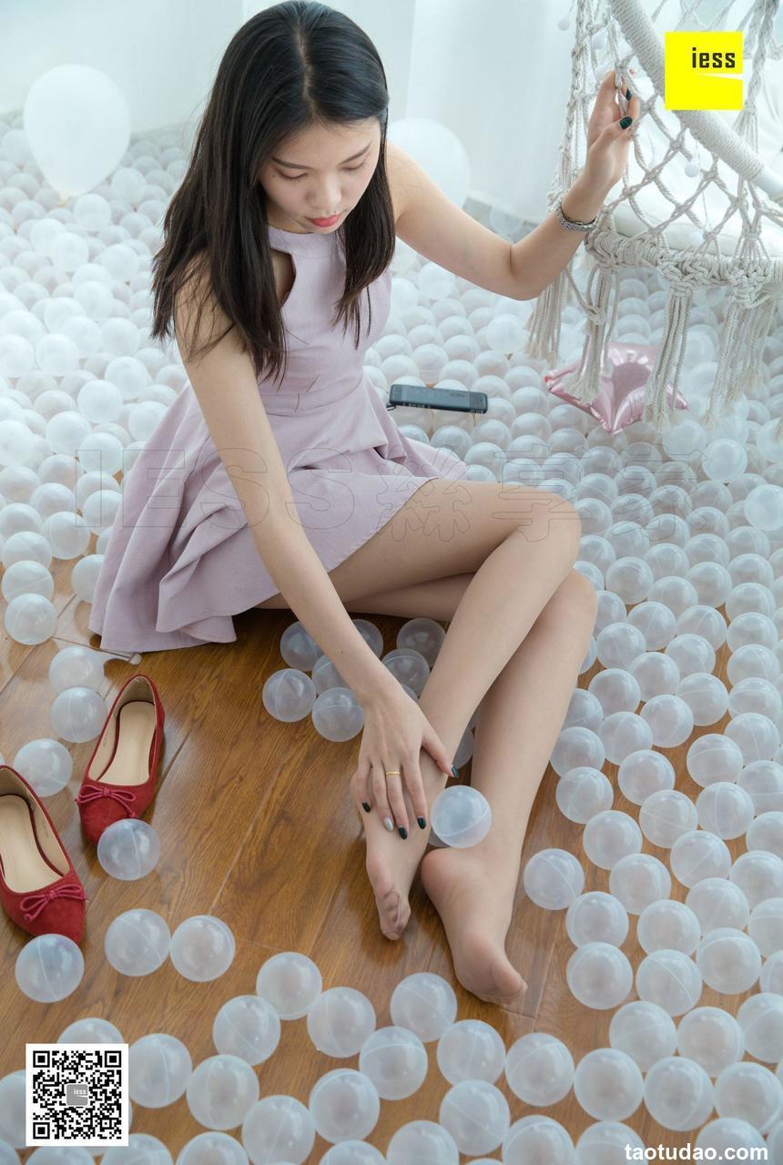 [IESS异思趣向] 2018.10.30 丝享家349：七七 - 红色蝴蝶结平底鞋 [95P]