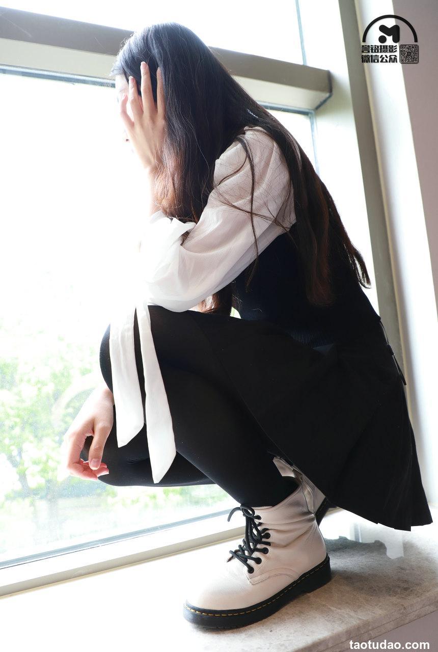 [誉铭传媒]袜足摄影 2021年《10.10返场特约作品》[81P+1V／913MB]