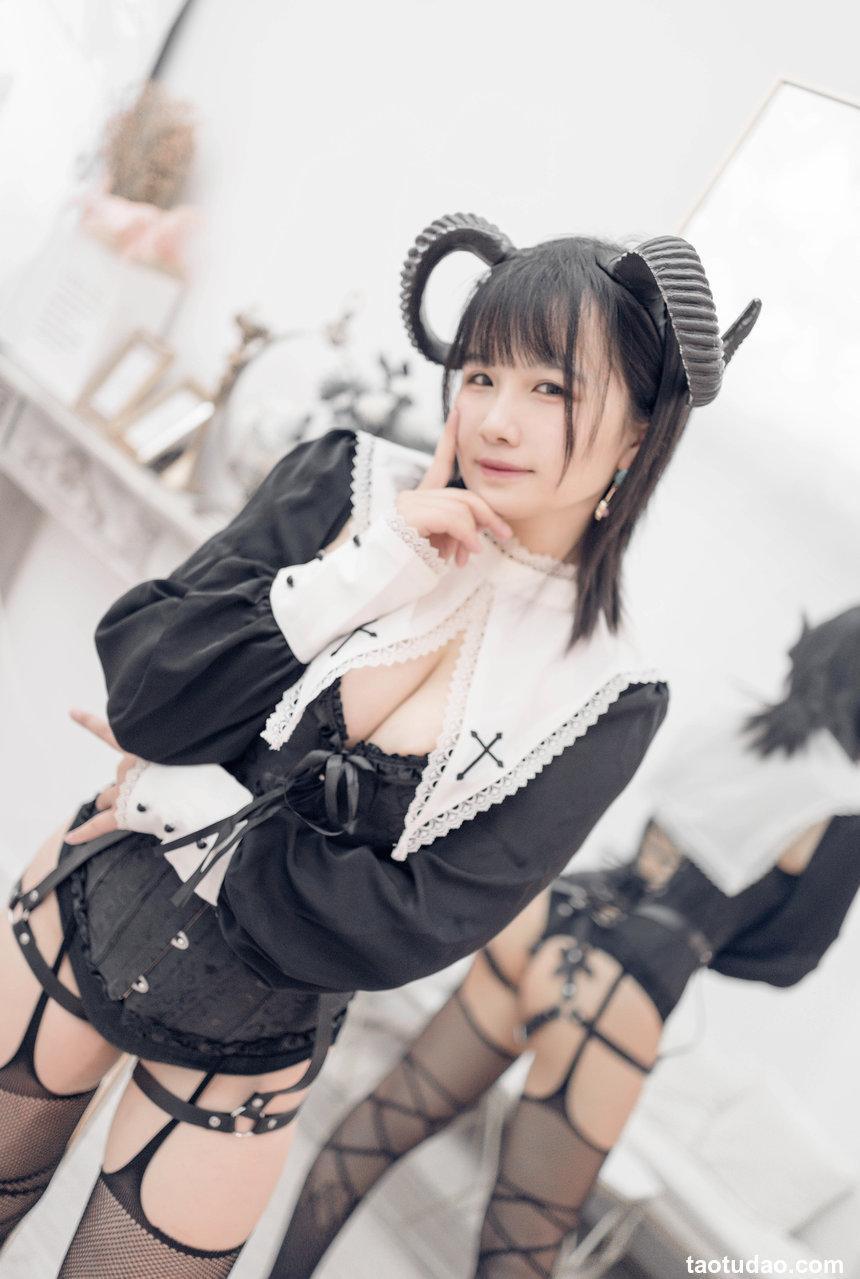 阿半今天很开心 NO.009 – 束缚恶魔 [34P-93M]