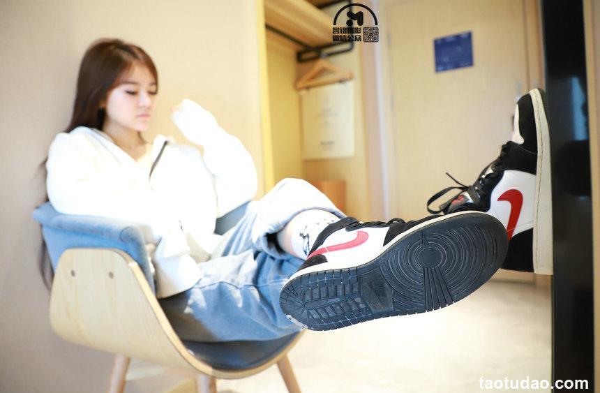 [誉铭传媒]袜足摄影 2021年《微信客户群第10套作品》[90P+1V／1.02GB]