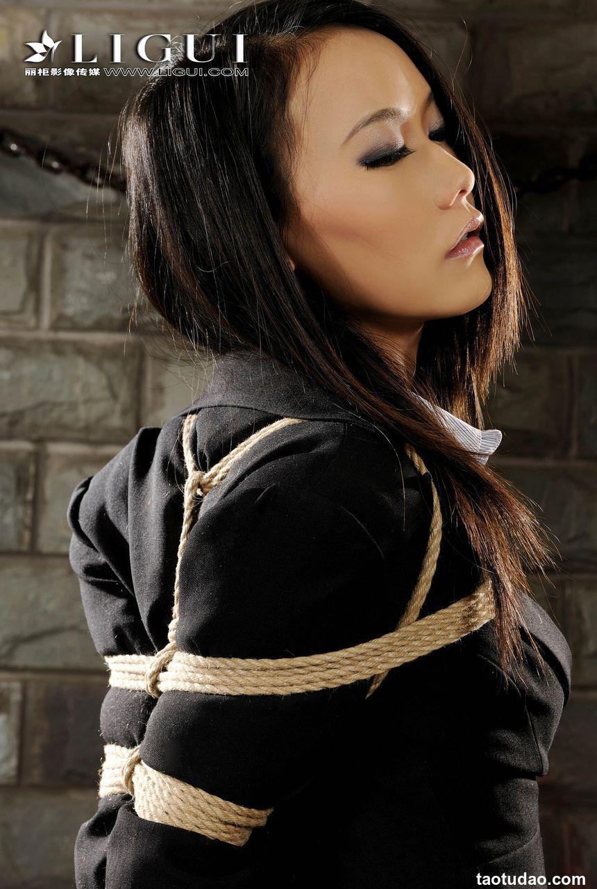 [Ligui丽柜] 2018.11.04 网络丽人 Model 白云 [43+1P/42.6M]