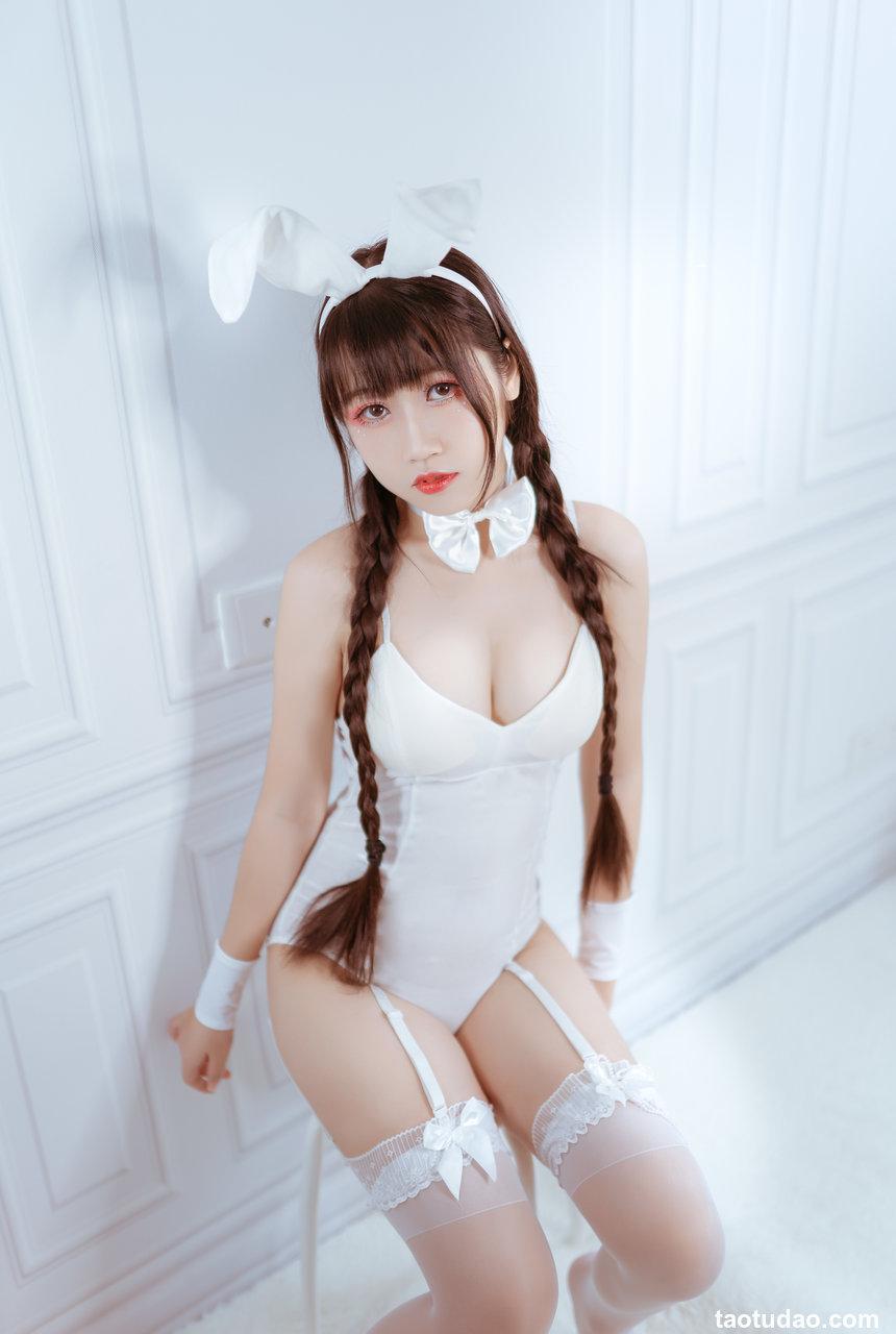 不呆猫 NO.001 - 白色兔女郎[28P／56.4MB]