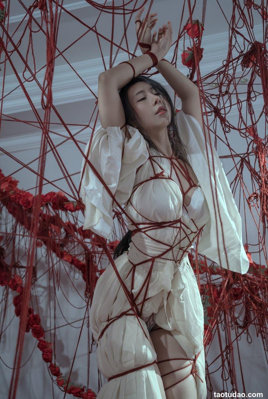 云溪溪 NO.019 — 奶桃 囚鸟 [64P-768M]