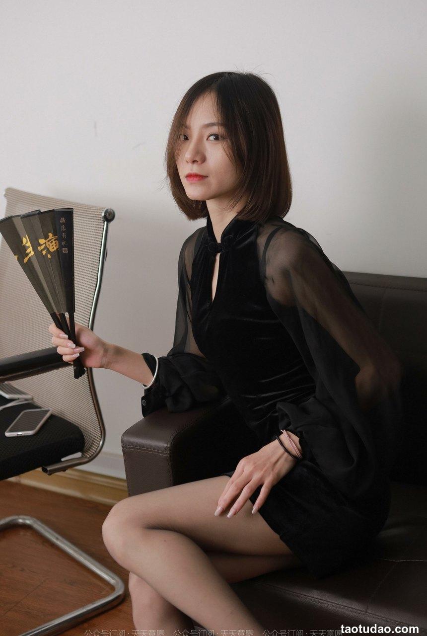 [IESS异思趣向] 2022.04.11 丝享家1056：小六《暗夜黑玫瑰》[80P／109MB]