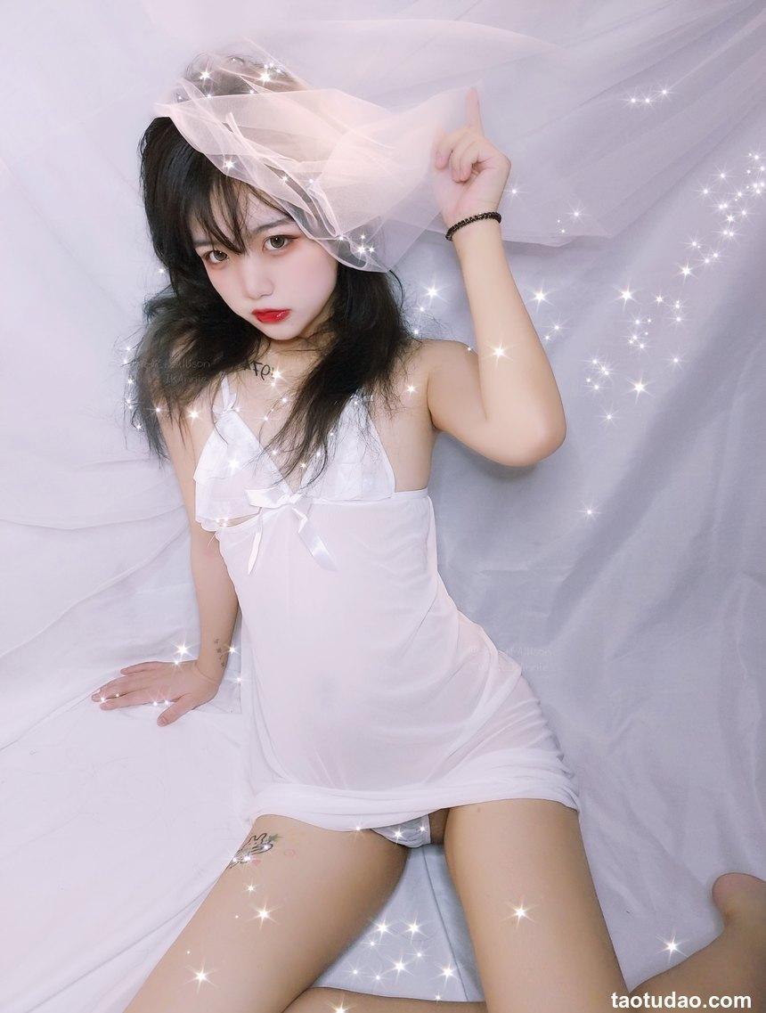 安妮 NO.001 - 白色睡衣[30P／64.8MB]