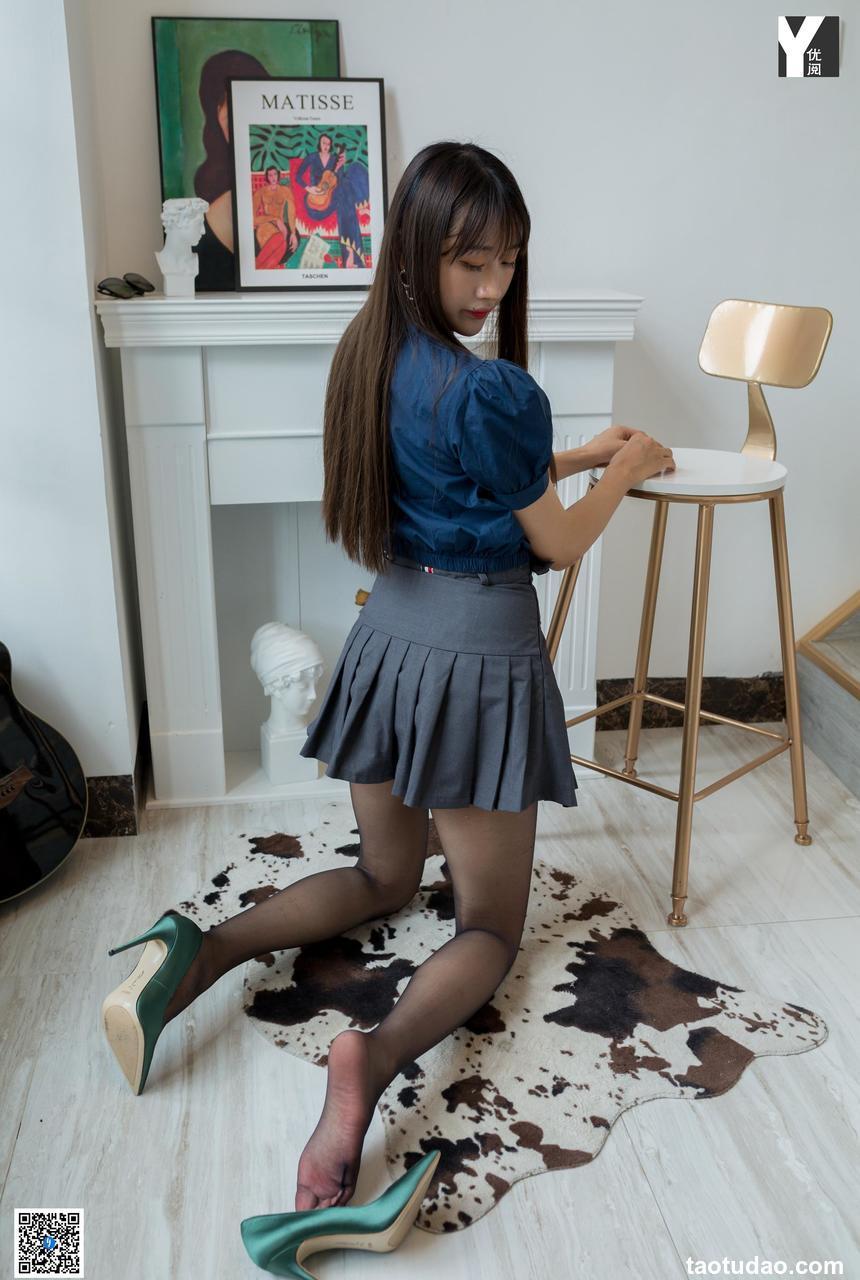 [IESS异思趣向]2020.06.16 丝享家762：夏夏《御姐穿百褶裙》