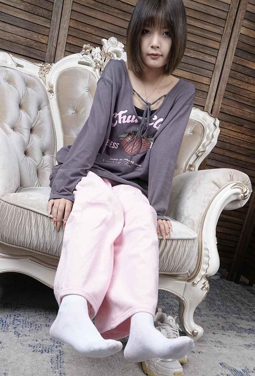 [Sexy Asian Girls Feet] No.043-倩倩展示她的原味白棉袜裸足 [130P-2.46G]