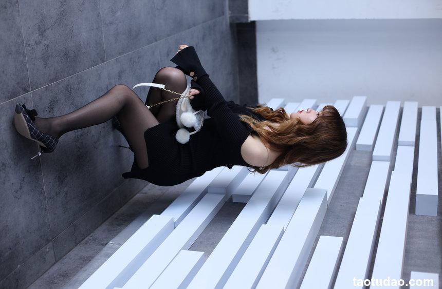 奈丝写真 NO.065 针织裙搭配黑丝–高高 [36P+357M]