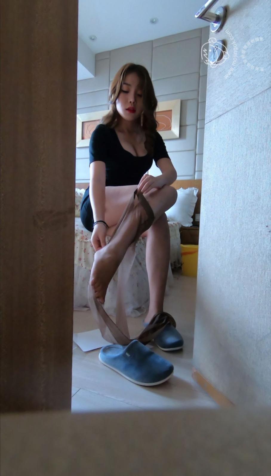 都市丽人模拍漂亮的气质居家美女芝芝[1v3.46G]