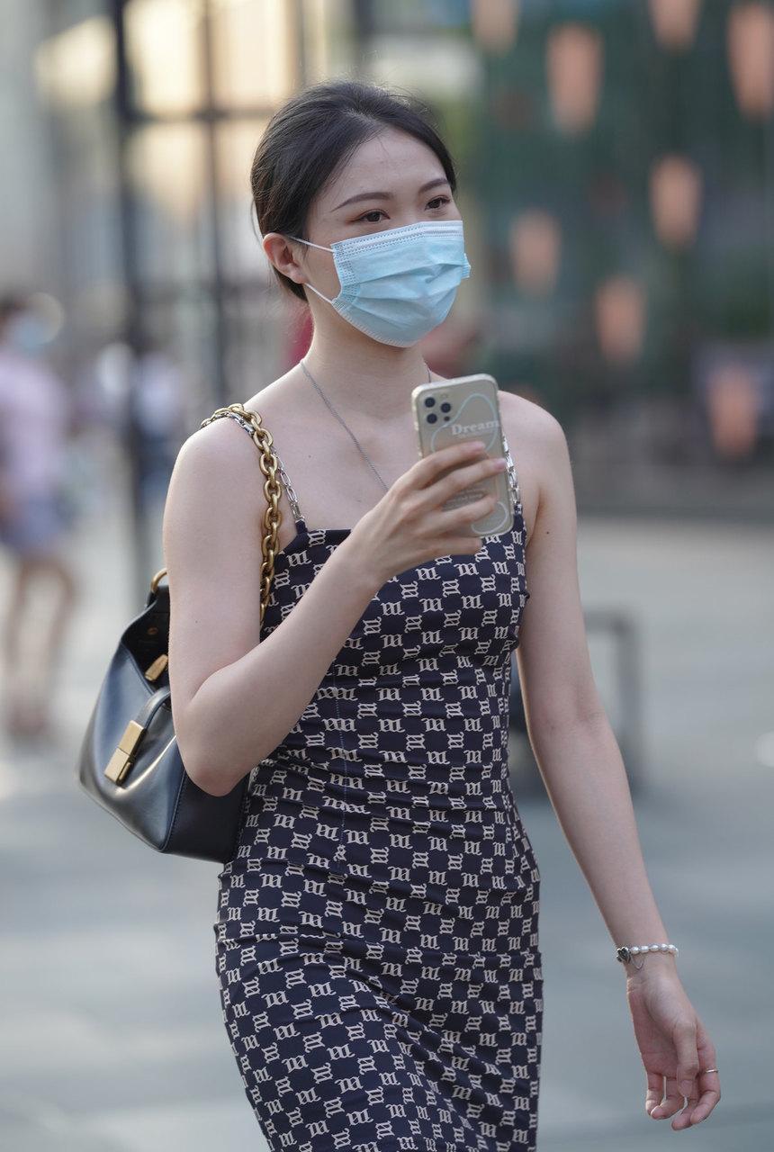 都市丽人漂亮的吊带连体包臀裙美女【96P+1V-1.37G】