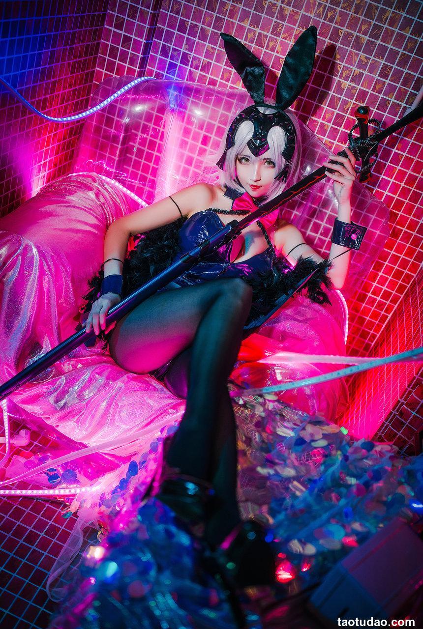 rioko凉凉子 - 兔女郎[13P／154MB]