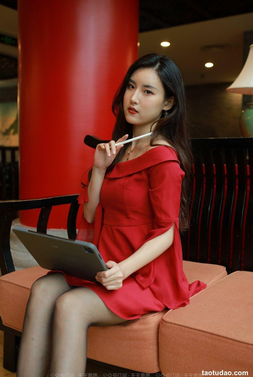 [IESS异思趣向] 2022.05.08 丝享家1082：小宝《红裙女神》[77P／117MB]