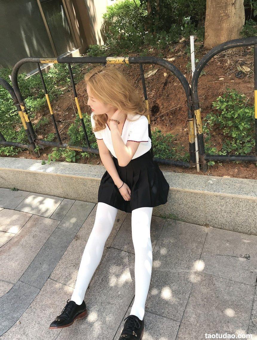 [最爱帆布鞋] 丝袜美腿写真 ON.08