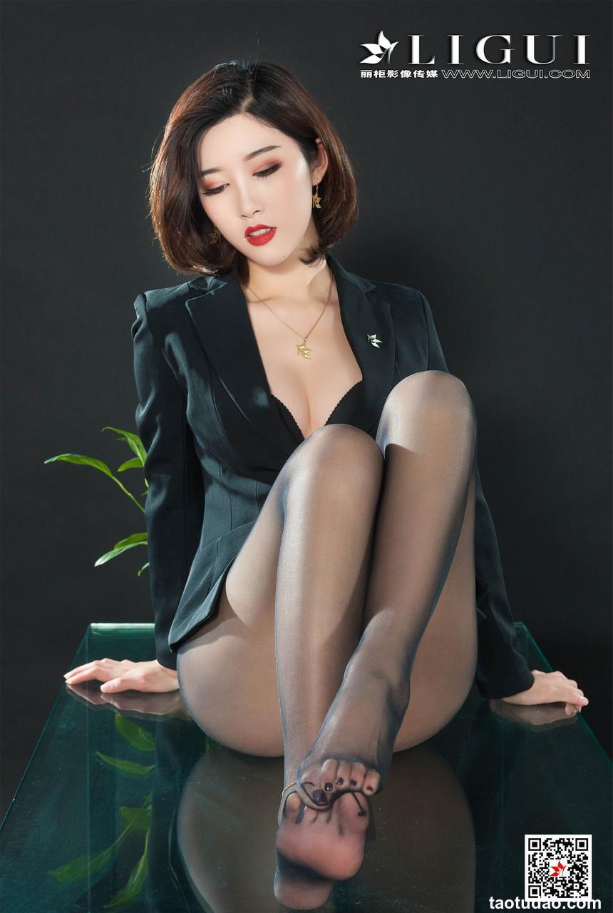 [Ligui丽柜] 2019.04.24 Model 筱筱 脱下裙子的秘书 [60+1P]