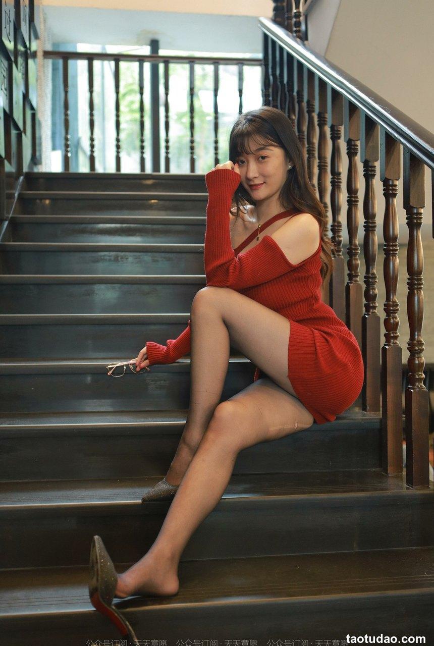 [IESS异思趣向] 2022.05.22 丝享家1095：秋秋《深V红裙》[85P／143MB]