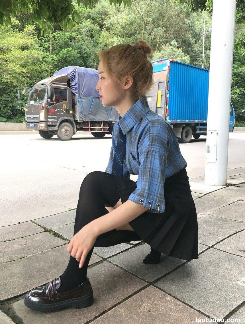 [最爱帆布鞋] 丝袜美腿写真 ON.23 图套+视频