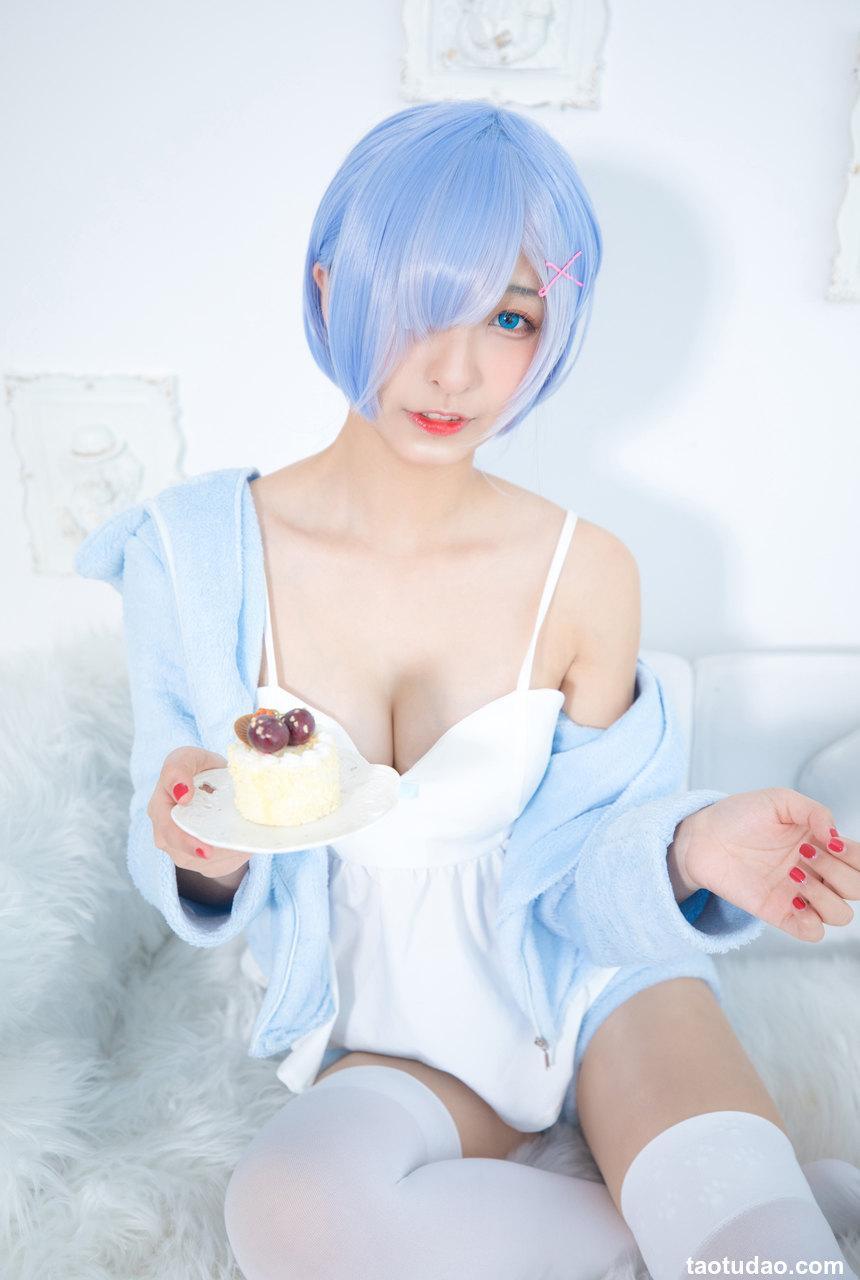 神楽板真冬 — 白丝蕾姆[150P／312MB]