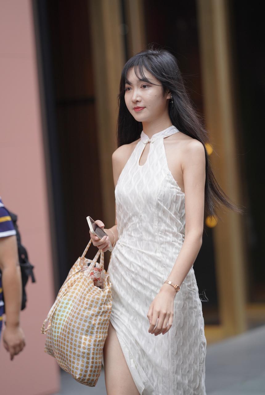 都市丽人漂亮的白色长裙美女【114P+1V-1.67G】