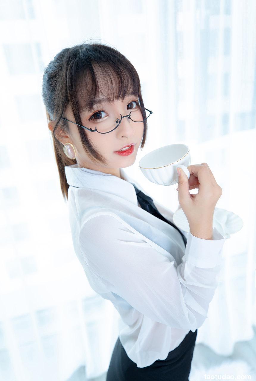 神楽板真冬 — ホワイトオフィス[150P／315MB]