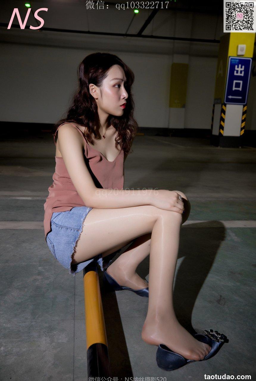 纳丝摄影 小朱茵 地下车库的丝袜美腿女郎 [64P-423MB]