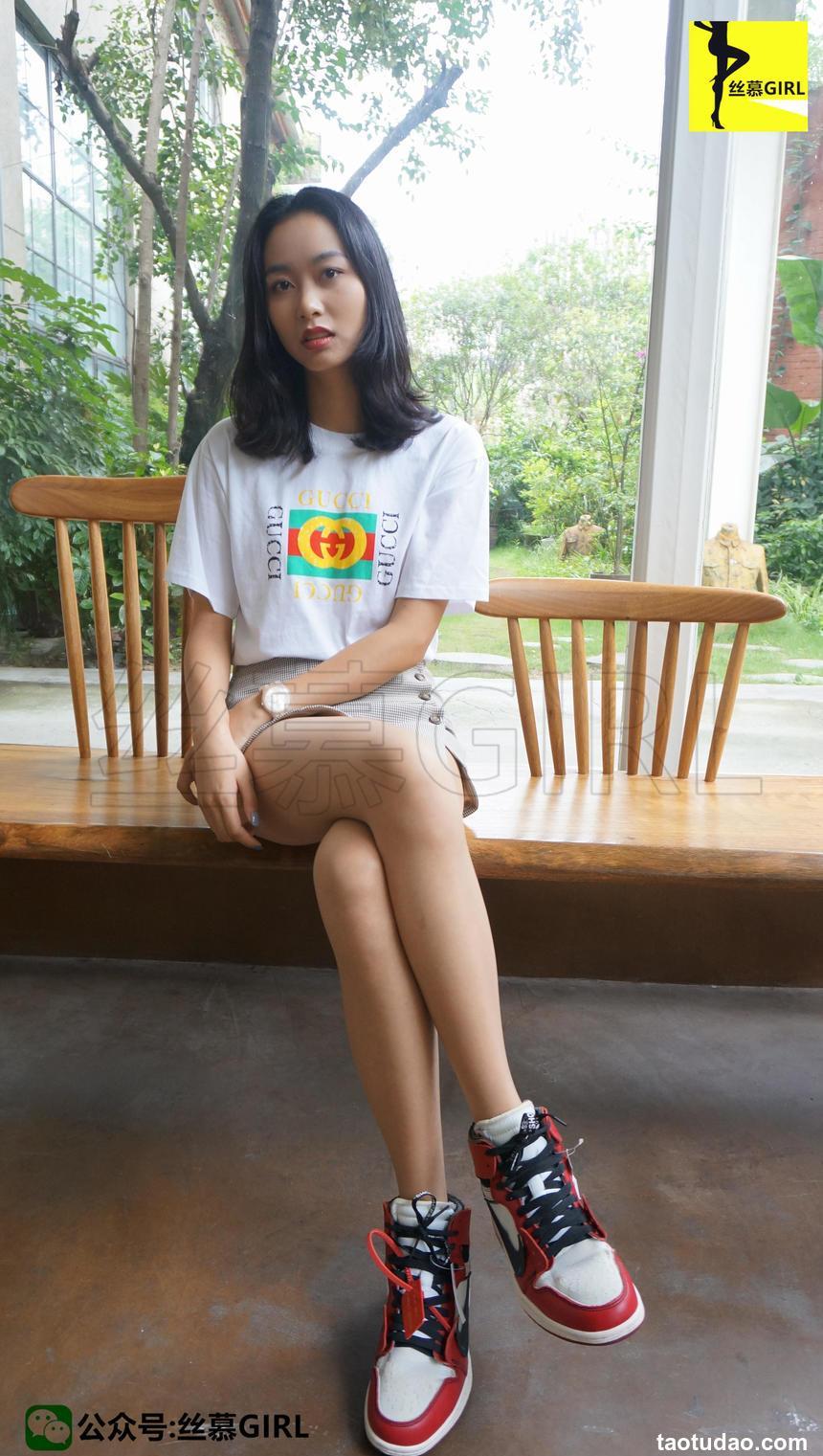 [丝慕写真] 第003期 模特：三万姐《秋风与长腿的故事》[87P116M]