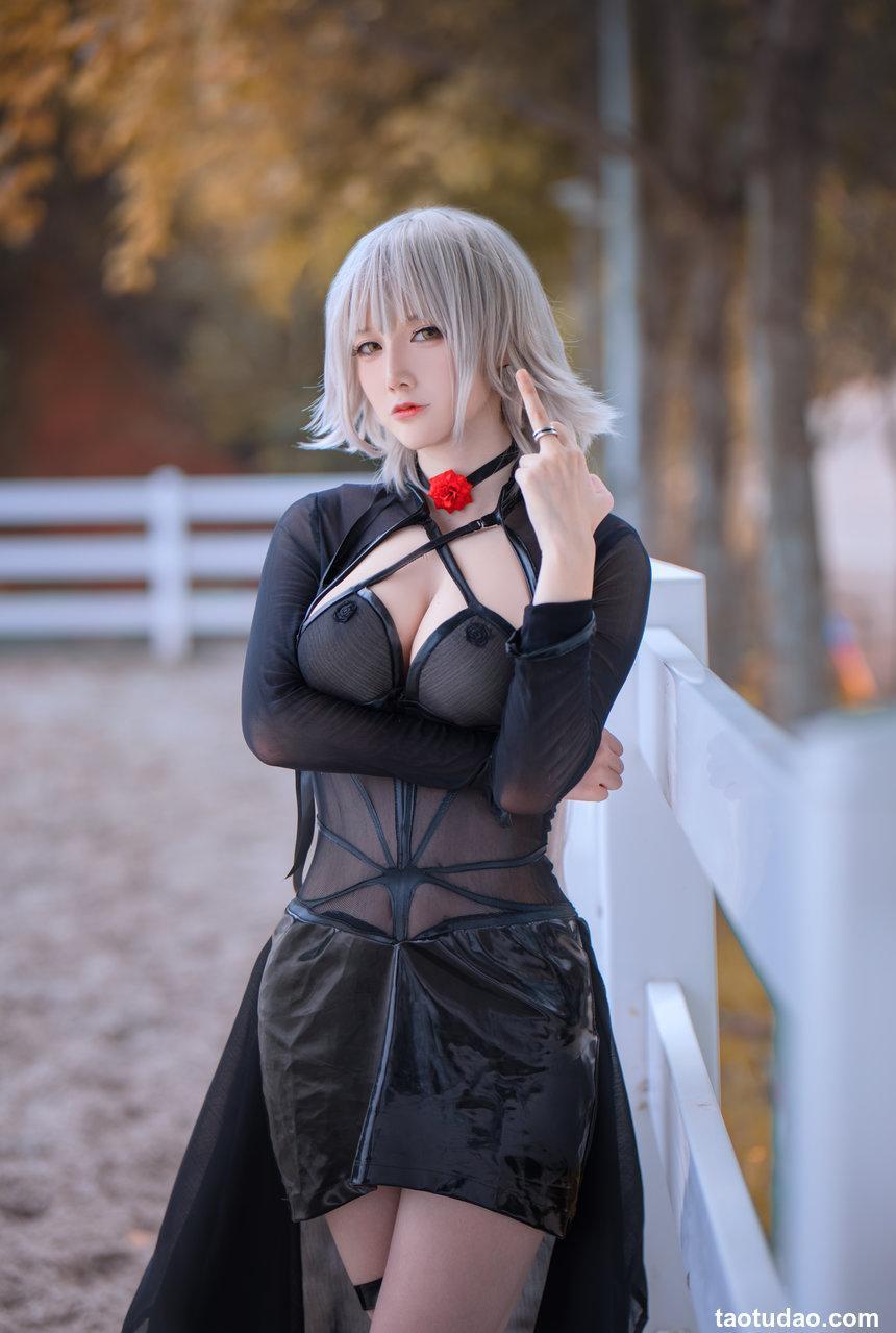 仙九Airi - 黑贞马会[18P／293MB]