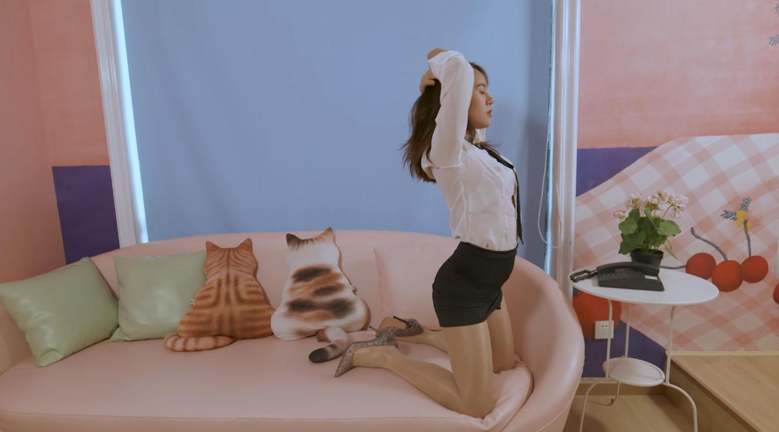 [Ligui丽柜] 2020.12.10 HD视频《做办公室文员的一天》琪琪 [1V-405M]