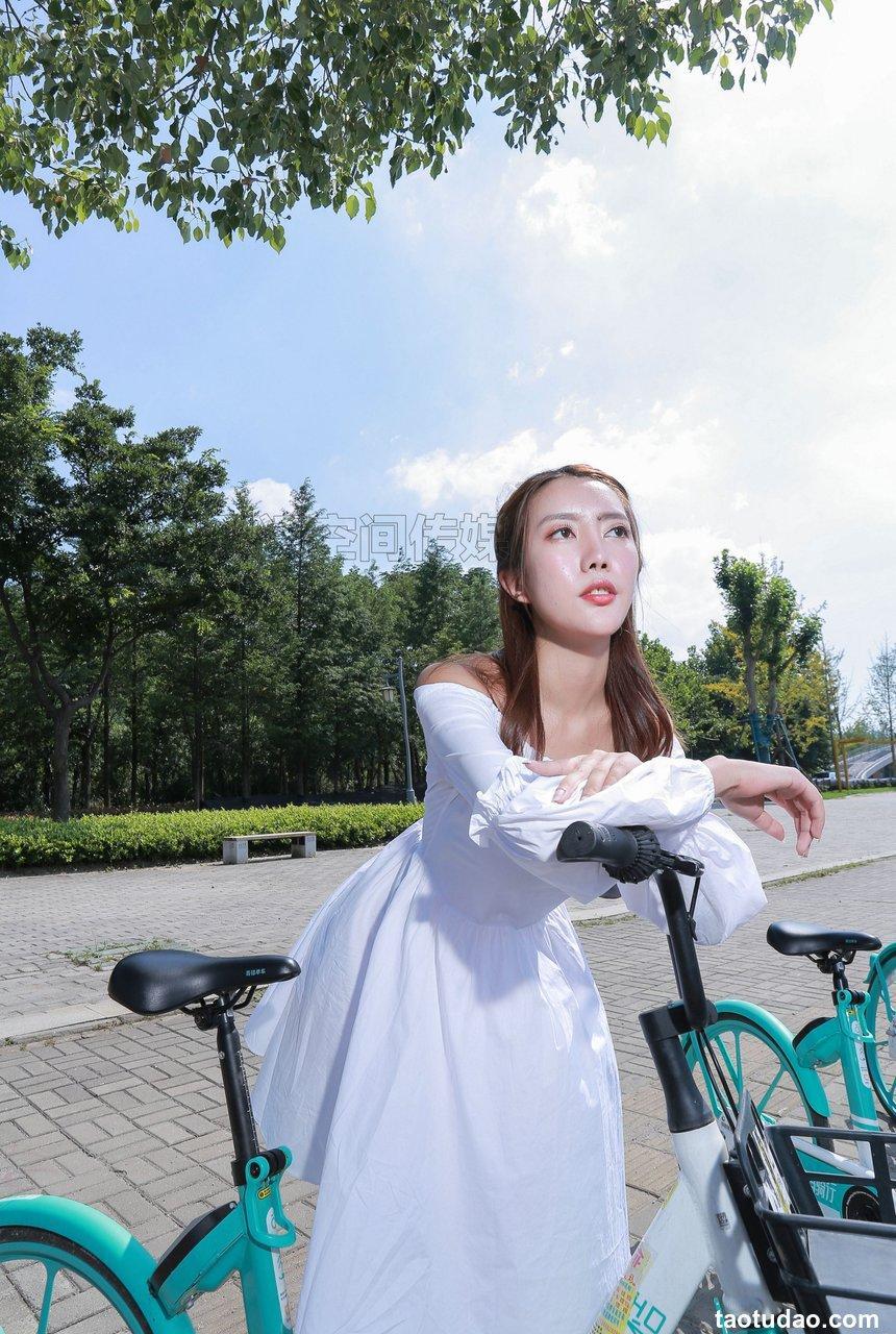 [SiHua思话]SH182 苏小柔 地铁站的小柔[49P／129MB]