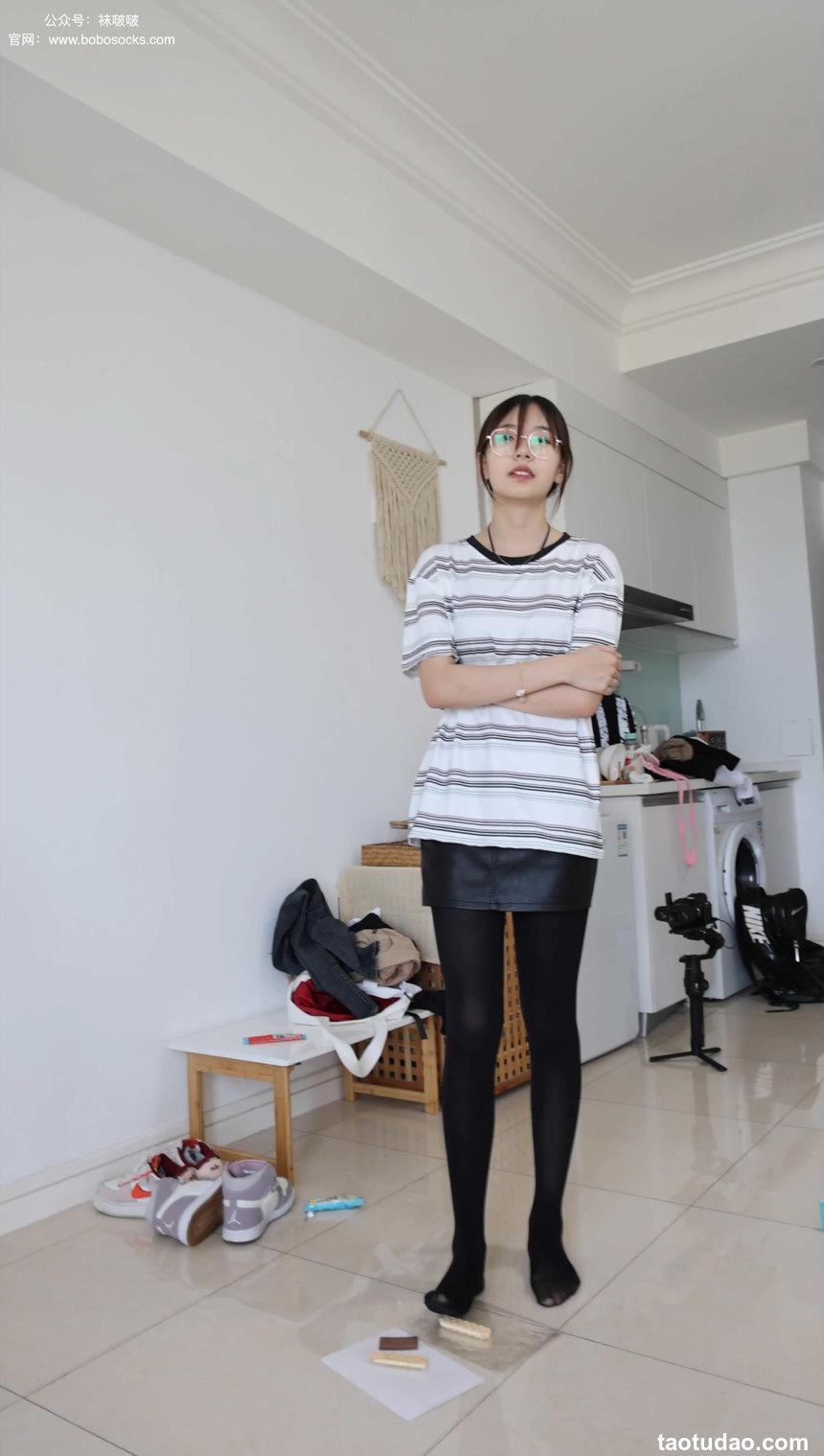 [BoBoSocks袜啵啵]积分限定作品 NO.001 小甜豆-平底鞋、厚黑丝、厚肉丝、踩东西剧情[1V／804MB]