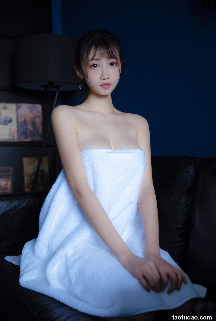 奈汐酱nice NO.028 – 深蓝 [25P352M]