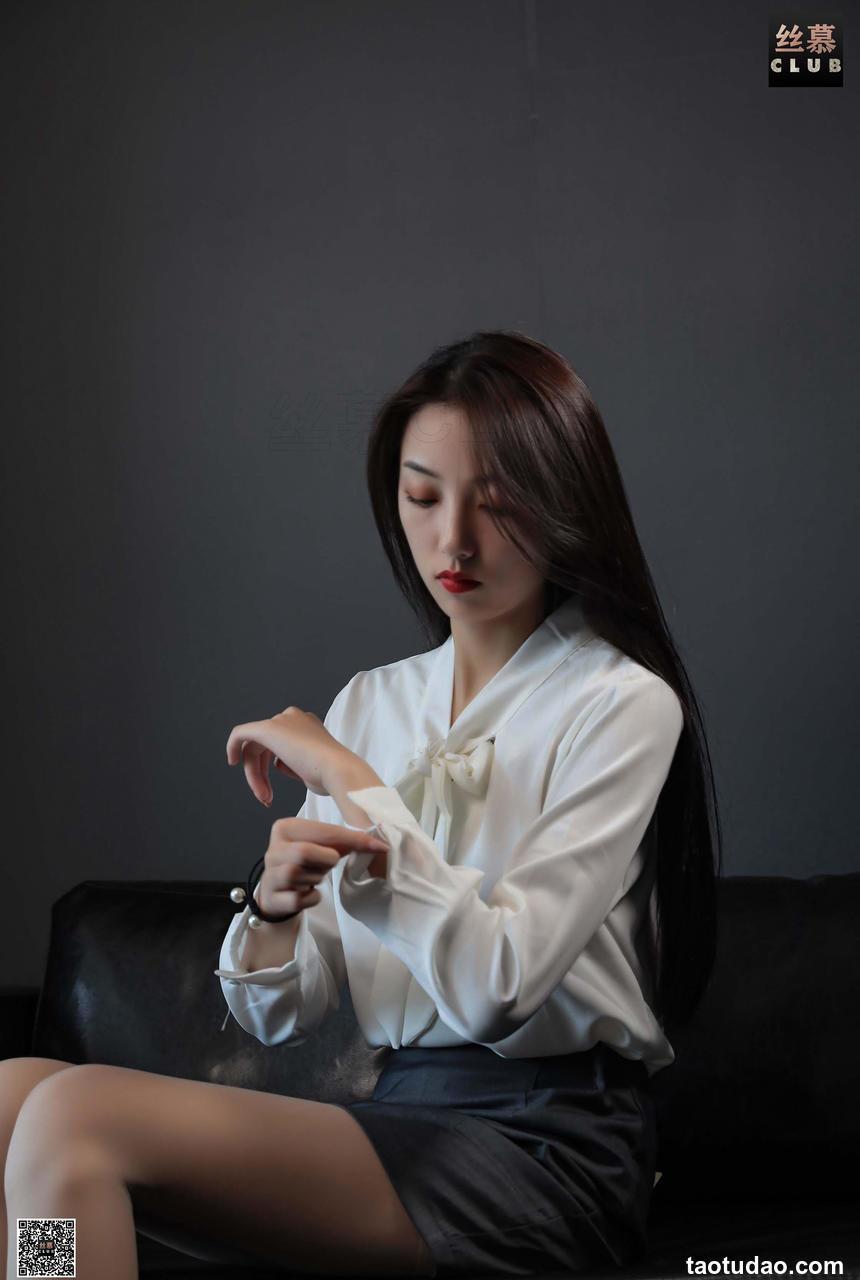 丝慕写真 晴晴 - 与众不同的气质 [68P]