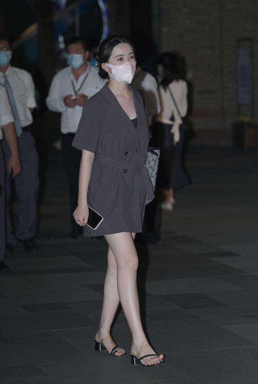 都市丽人包臀裙小姐姐【23P-261MB】