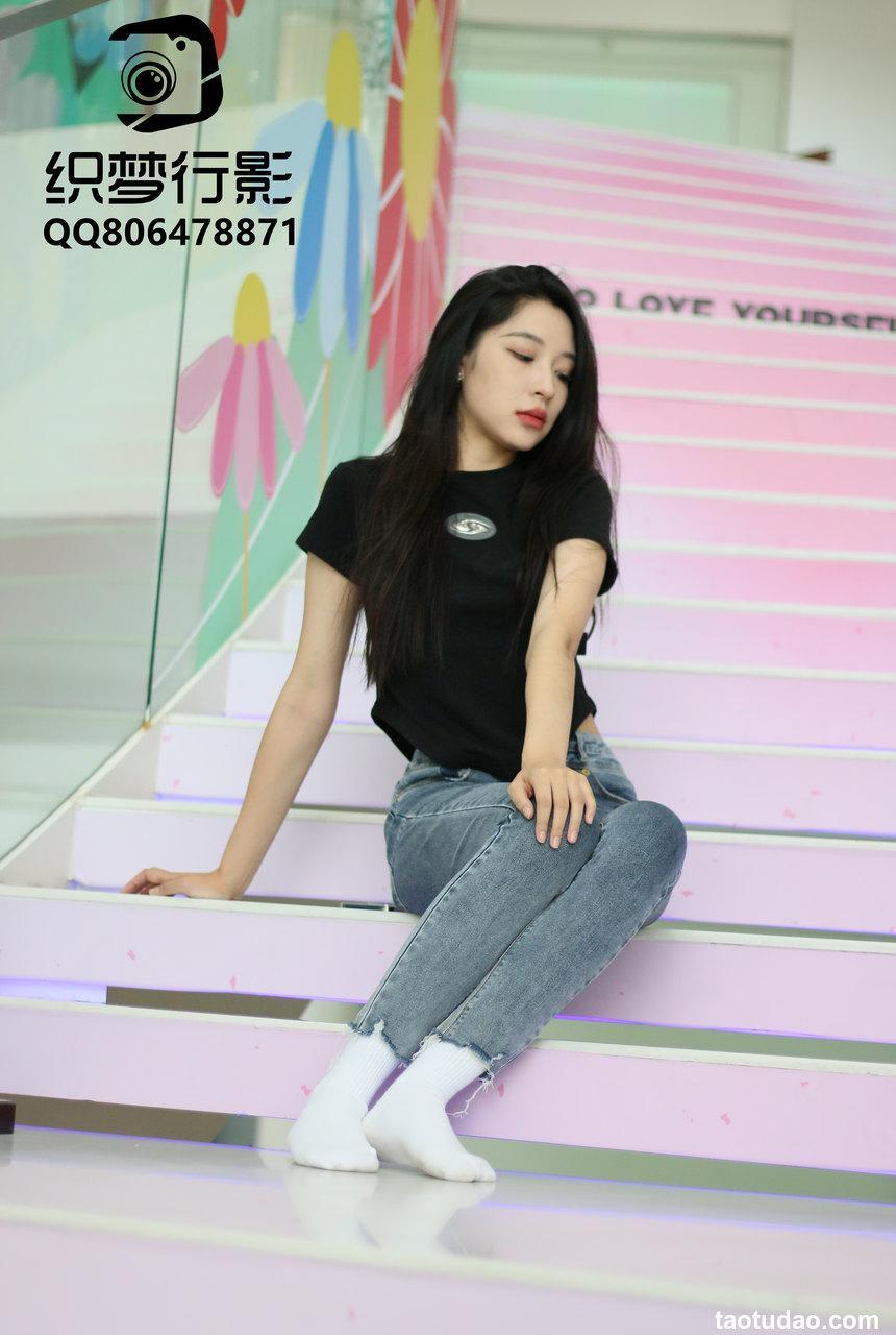 [织梦映像] No.018 大家闺秀大美女白袜裸足 [100P+1V-2.22G]