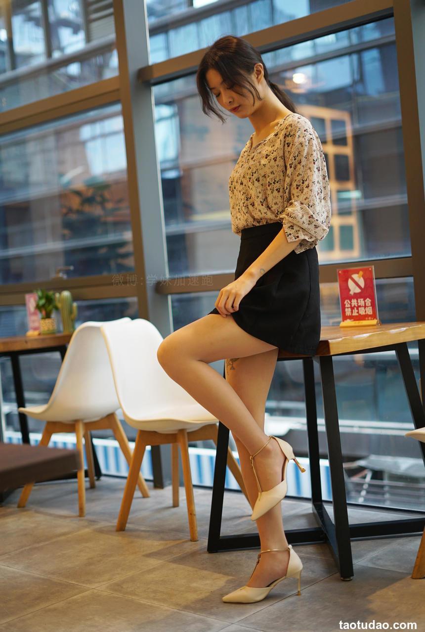 学妹加速跑 XM071《奶茶店里的小七》 图套+视频