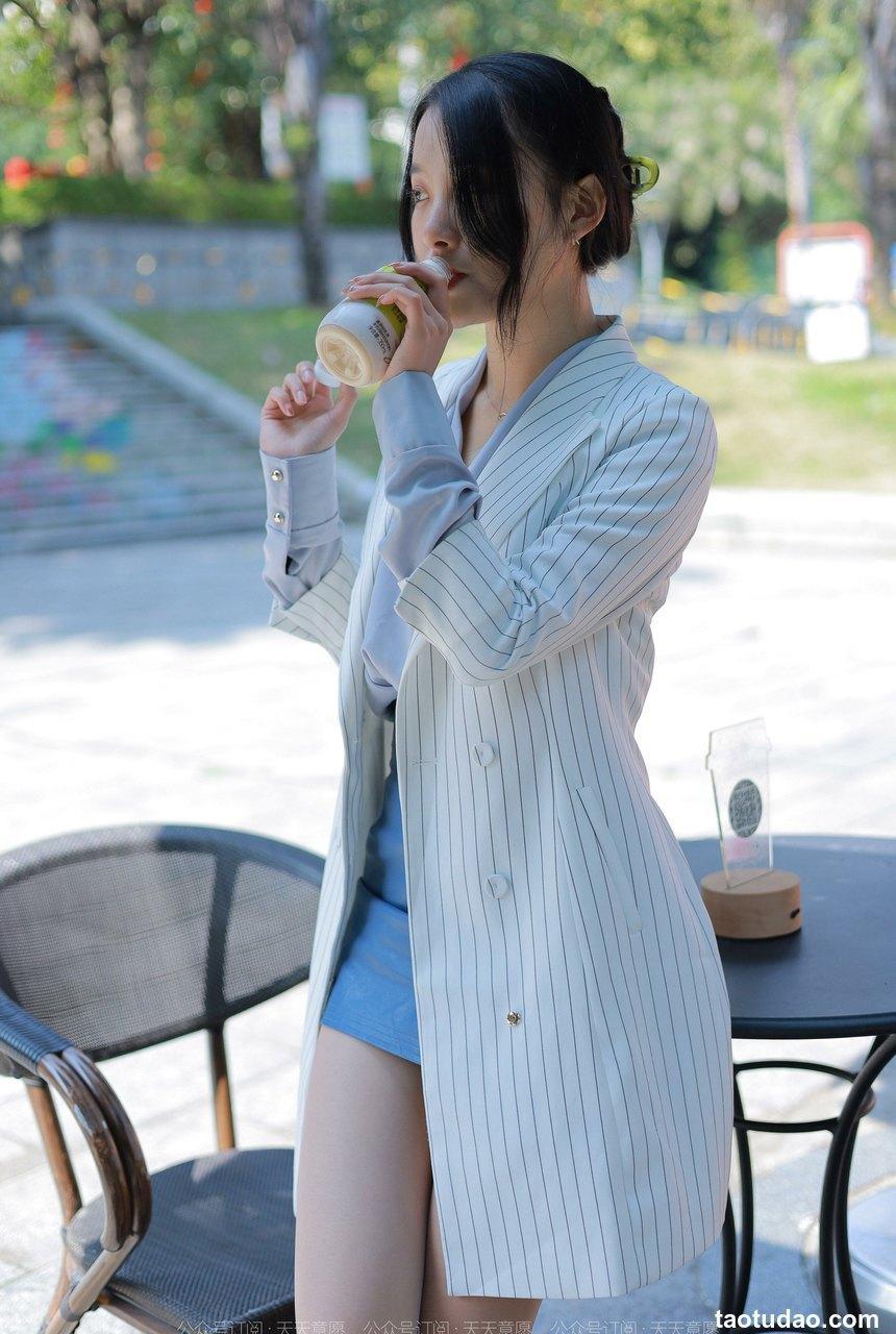 [IESS异思趣向] 2022.04.16 丝享家1061：婉萍《蓝衣女神》[84P／137MB]