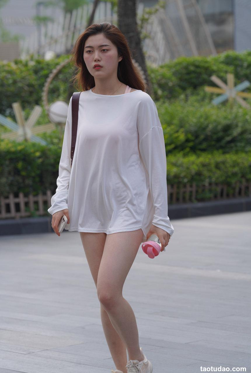 都市丽人紧身高腰短裤骆驼趾月牙美女【套图+视频-16.2G】