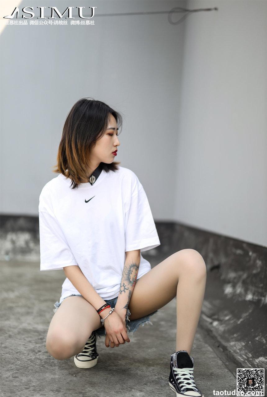 丝慕写真 SM250 新模《纹身酷girl》 [71P]