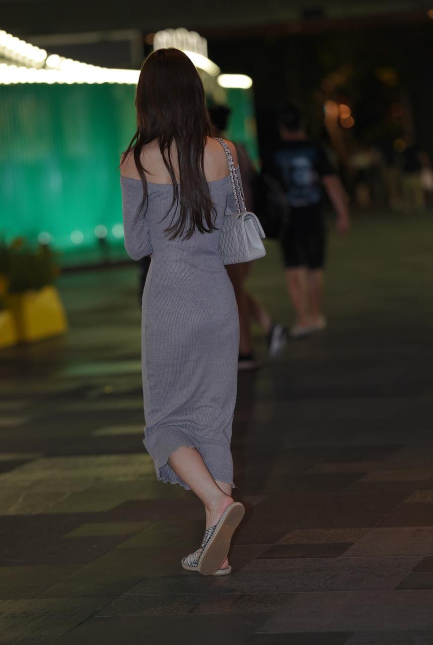 都市丽人漂亮的一字长裙小姐姐【36P+1V-594MB】