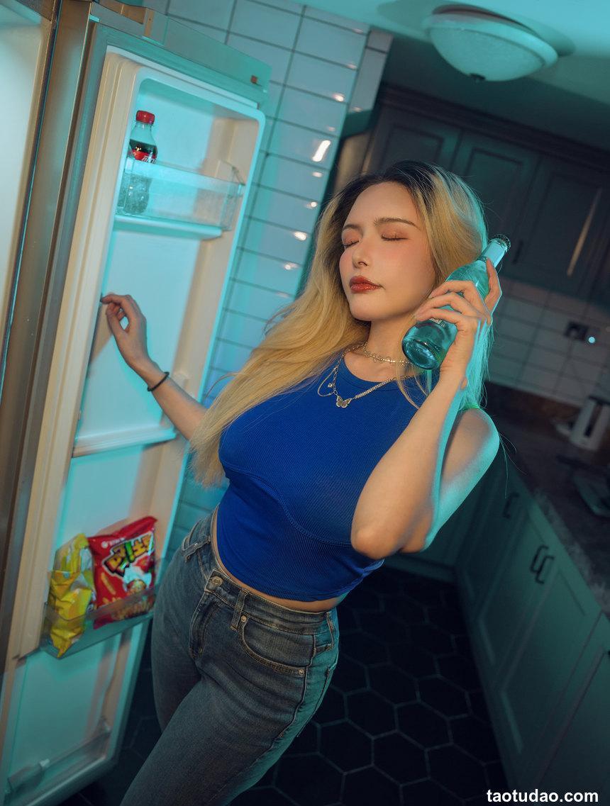 秋和柯基 - NO.88 微醺 [37P-708MB]