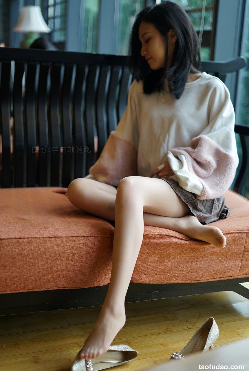 [学妹加速跑]XM101《35码の美-腿腿》[100P+1V／836MB]