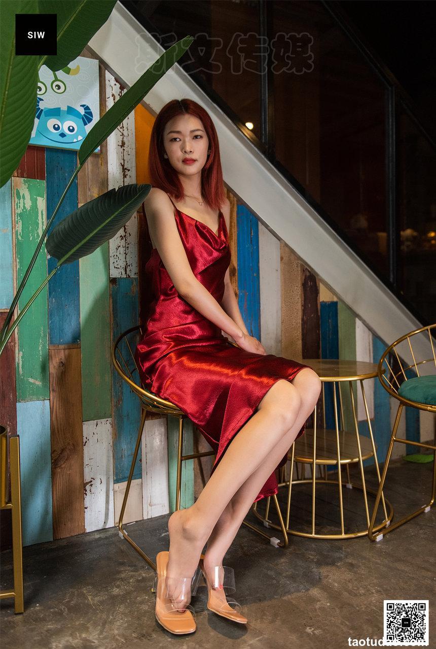 SIW斯文传媒 008 复古奢华绸缎露背绑带缎面酒红礼服（悦悦） [61P-214M]