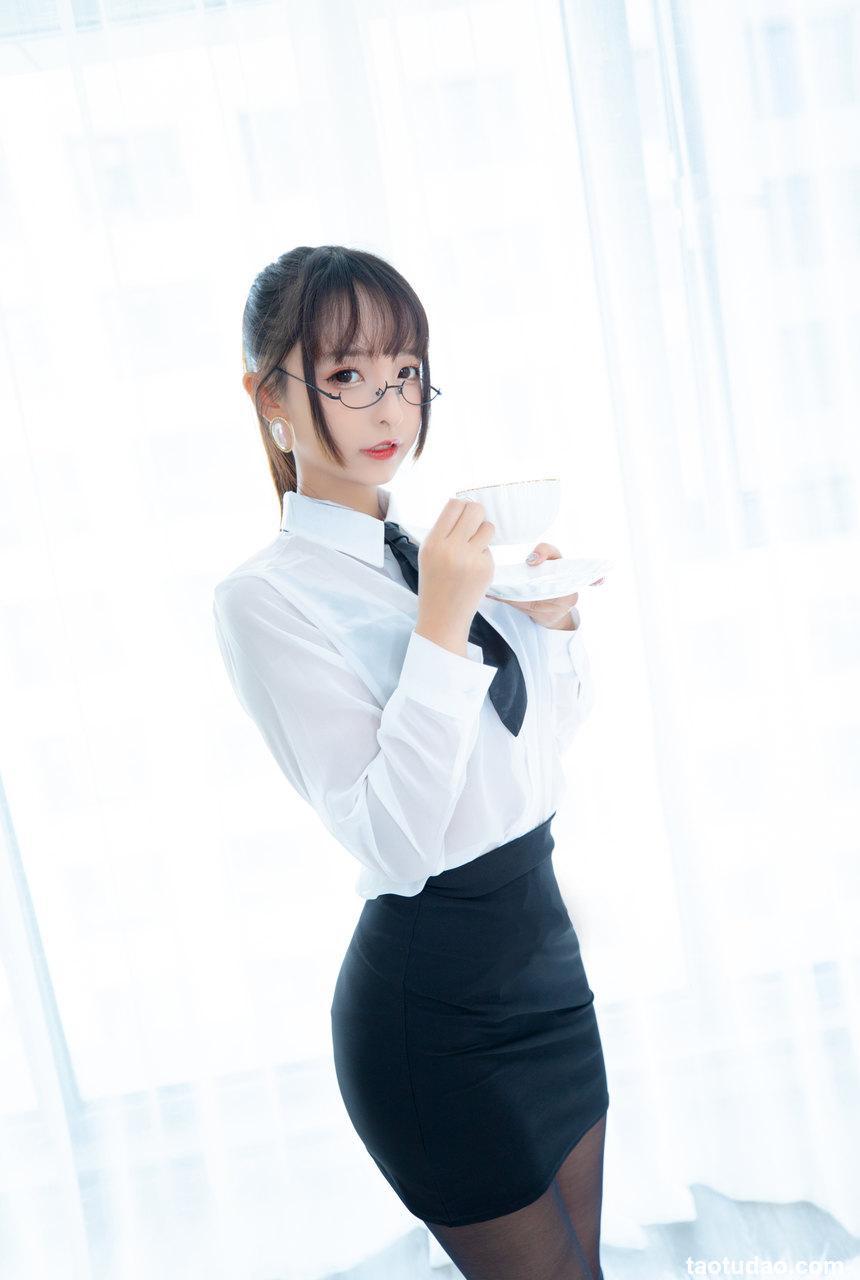 神楽板真冬 — ホワイトオフィス[150P／315MB]