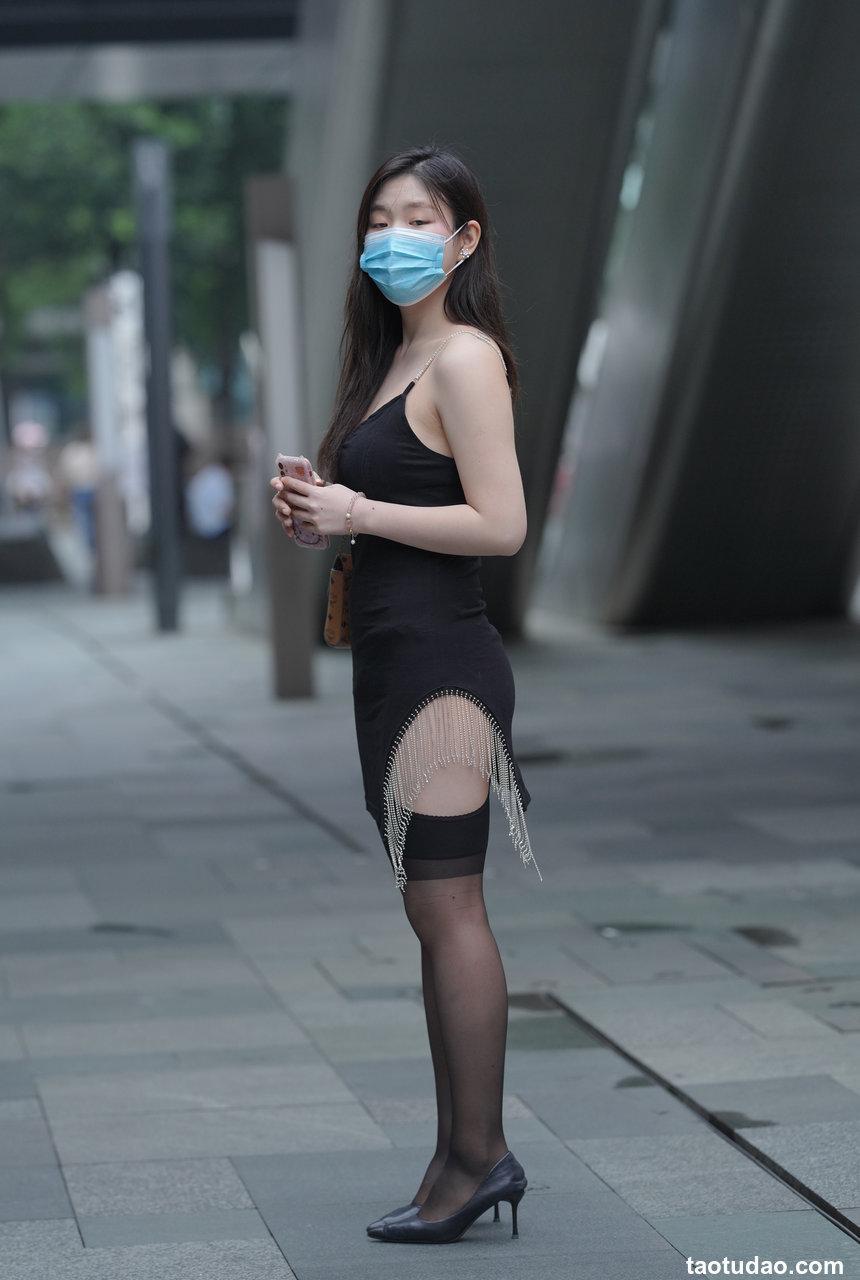 都市丽人漂亮的吊带黑丝美女 [173P+1V-2.52G]