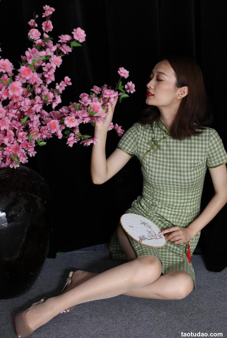 奈丝写真 NO.143 扇与旗袍-莹莹 [34P+446M]