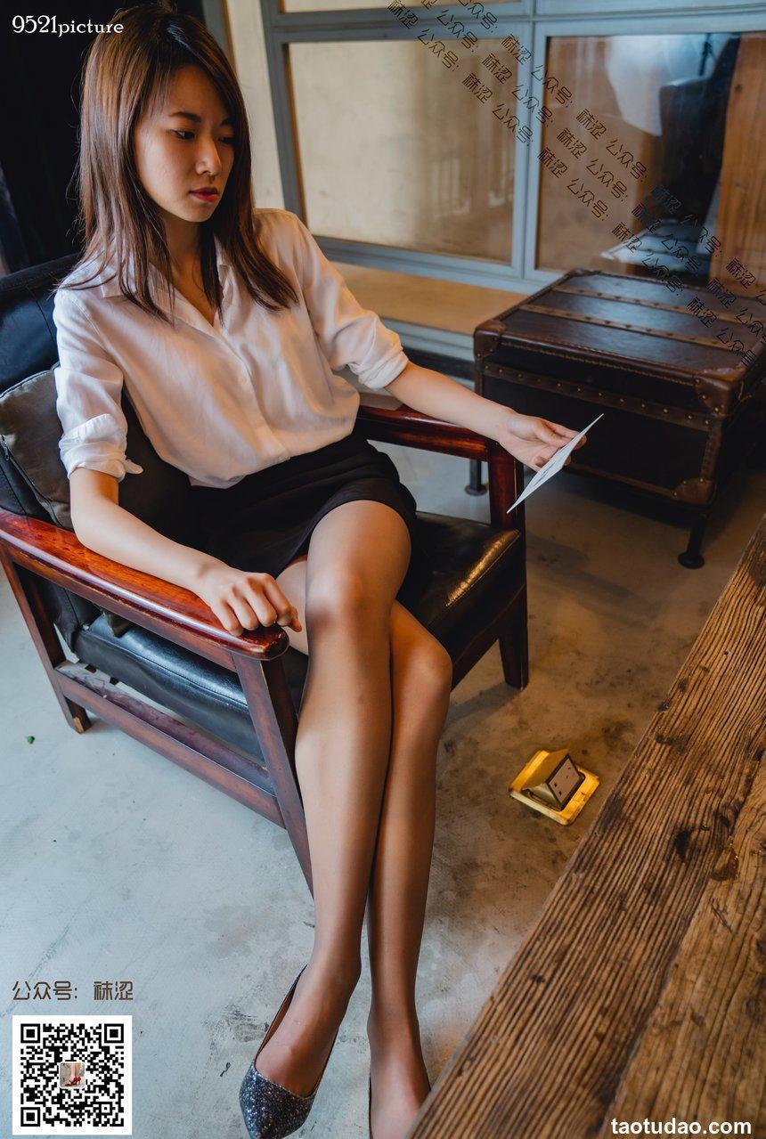 袜涩写真 VOL.022 乐乐灰丝互动图集 [83P／404MB]