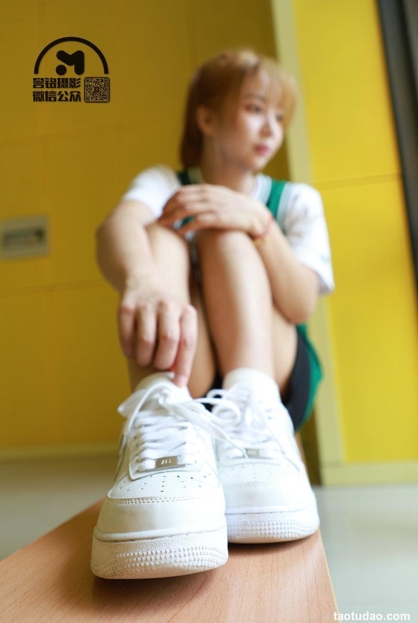 [誉铭传媒]袜足摄影 2021年 NO.018[90P+1V／979MB]