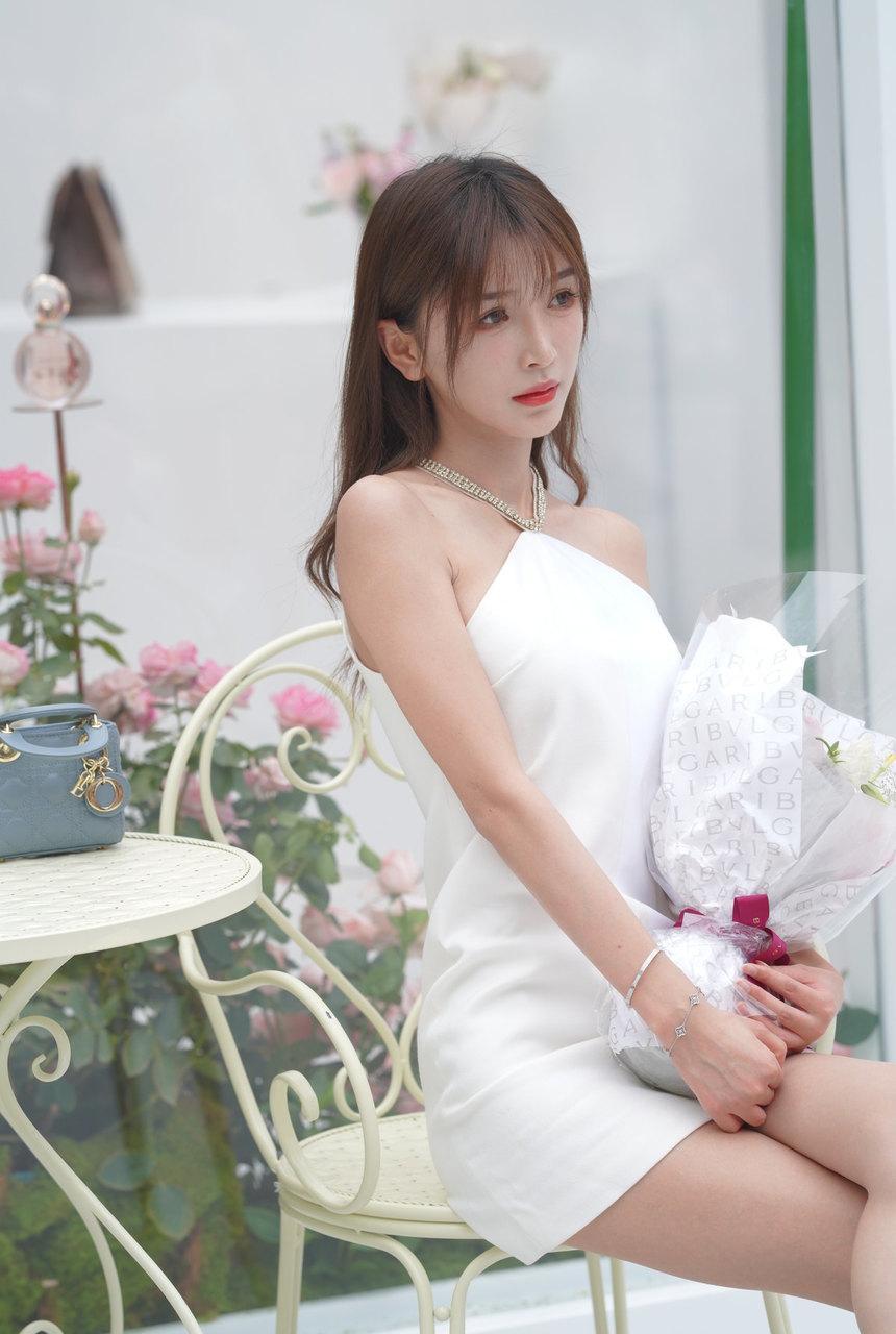 都市丽人白净优雅小姐姐【131P-1.37G】