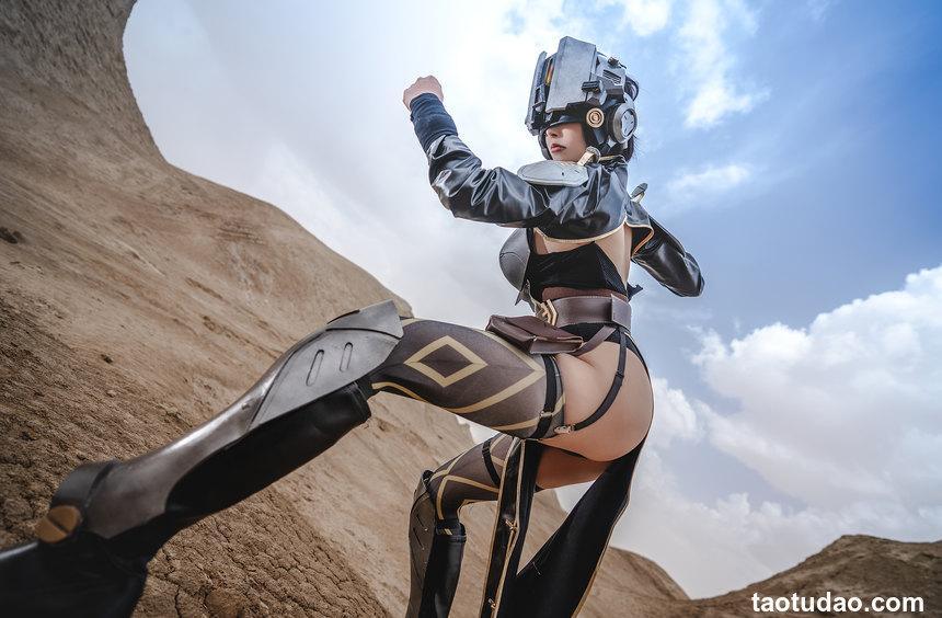 秋和柯基 — 荷光者梵蒂 [30P+1V-880M]