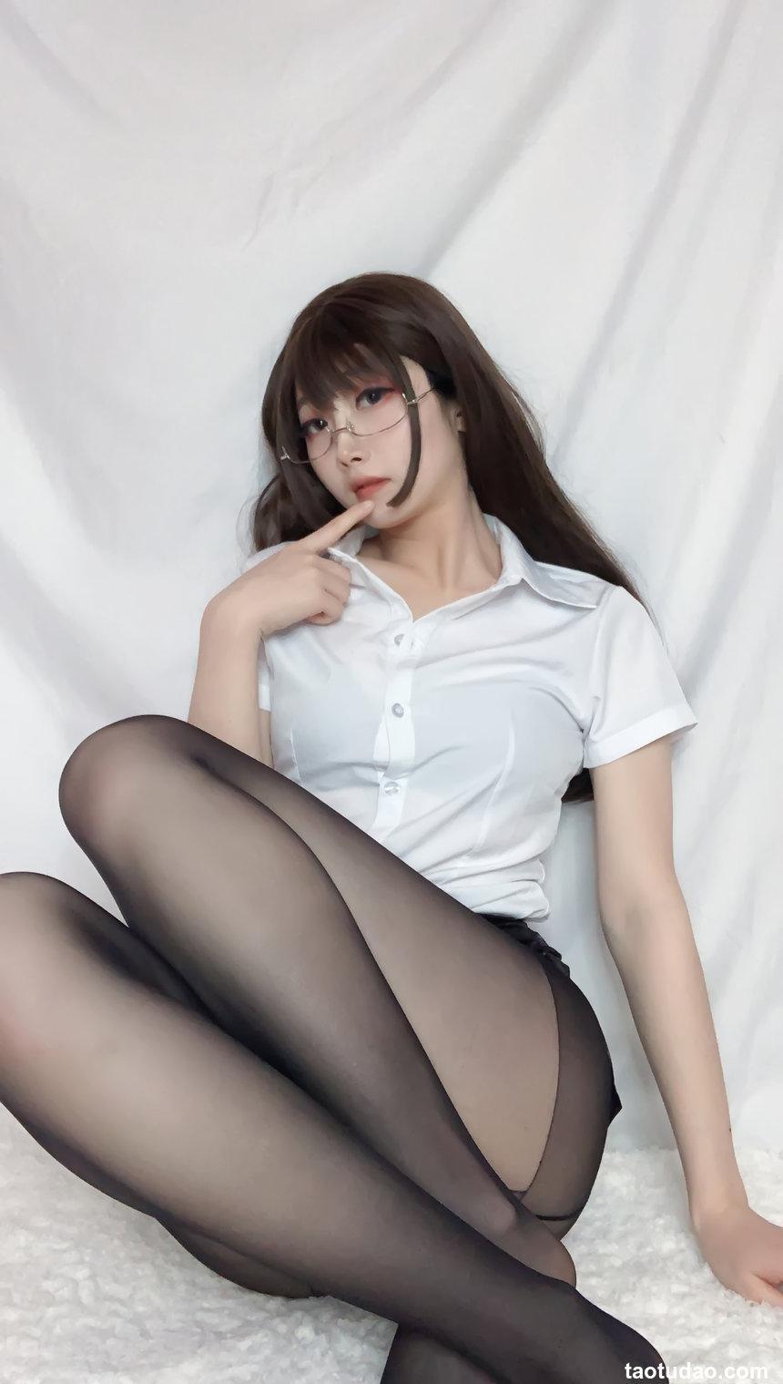 白露很白 - OL教室 [84P2V-234MB]